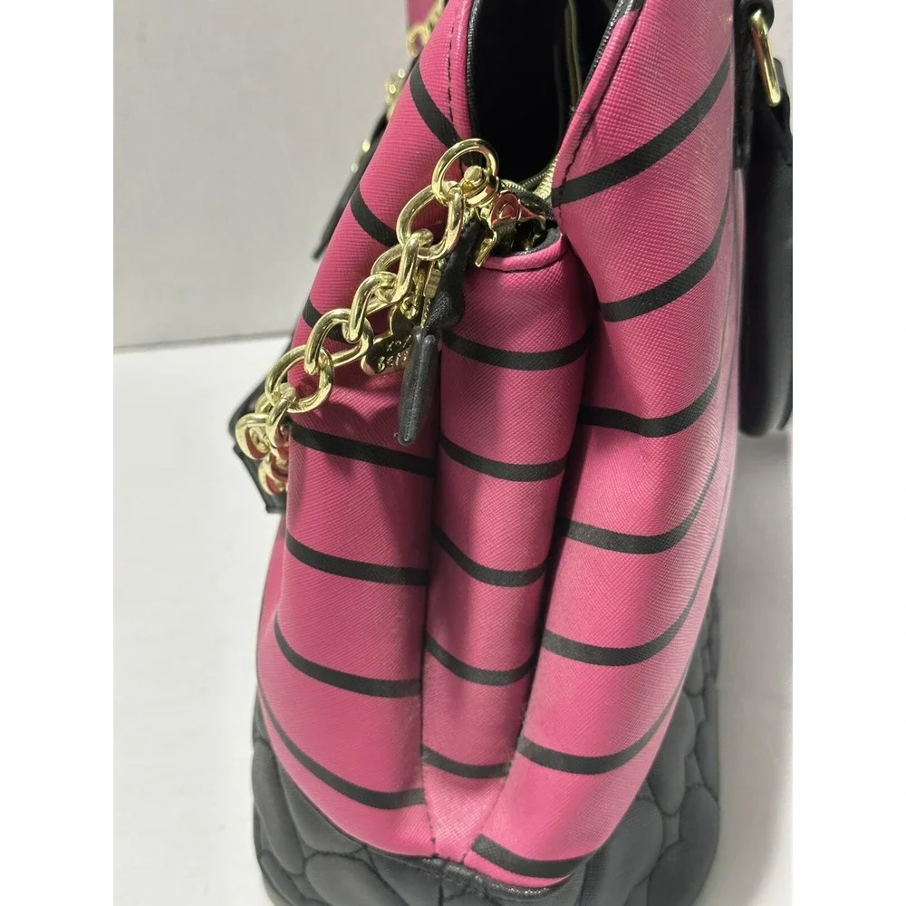 Betsey Johnson Pink Black Striped Heart Quilted Satchel Crossbody Bag‎ Bow Charm
